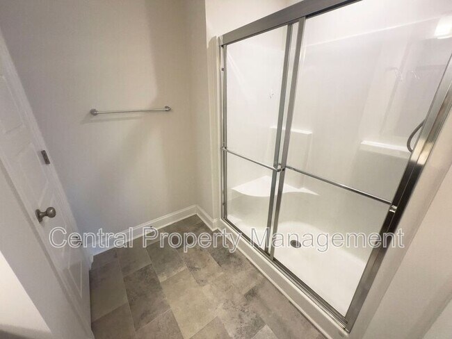 Building Photo - 22 Camden Wds Trl