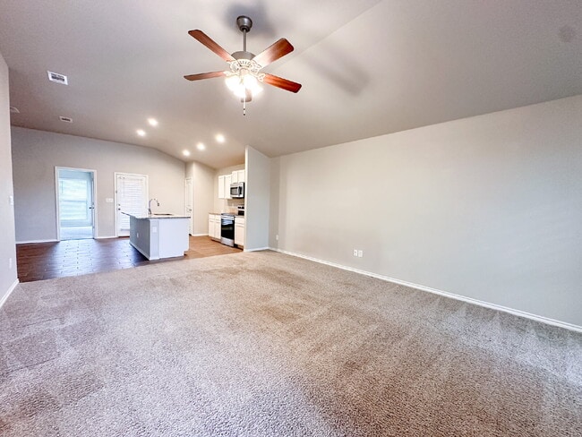 Building Photo - 3/2/2 Home in Windstone!