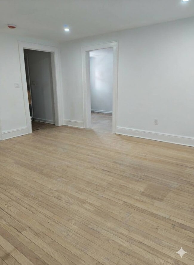 Building Photo - 000 Weeks Ave