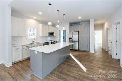 Building Photo - 805 Rodey Ave