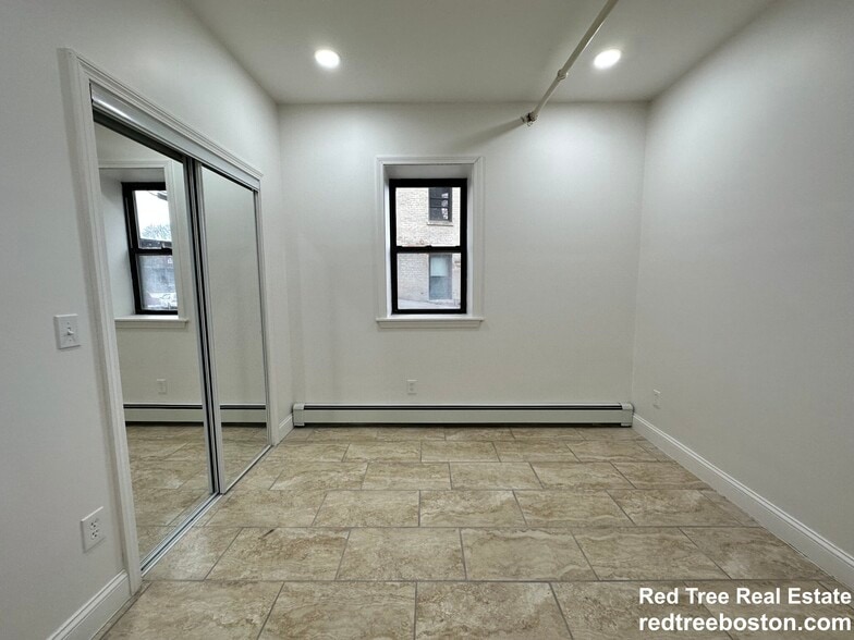 Building Photo - 27 Egremont Rd