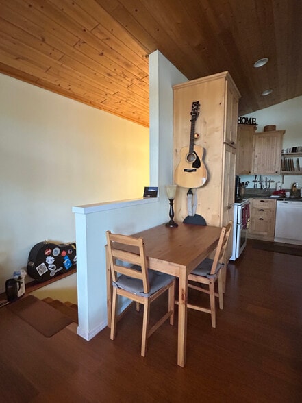 Building Photo - 11198 N 1st St