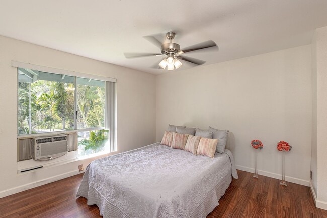 Building Photo - Pool Community and Pet Friendly Home
