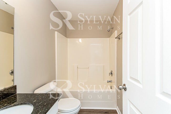 Building Photo - Spacious 4 bedroom colonial available now!