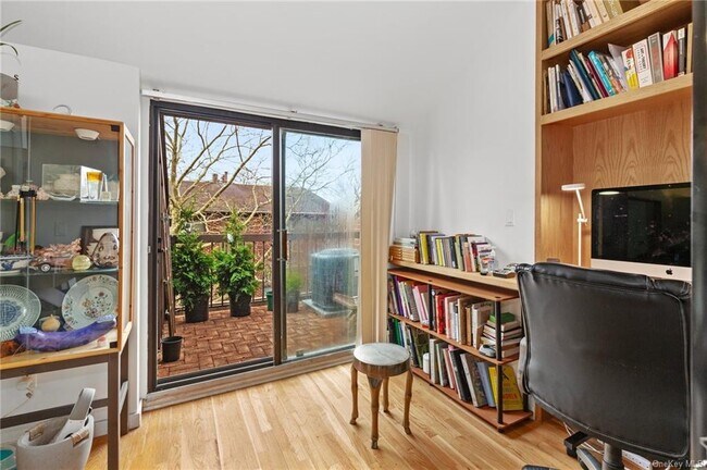 Building Photo - 150 N Bedford Rd