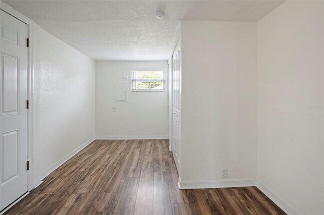 Building Photo - 4635 20th Ave S