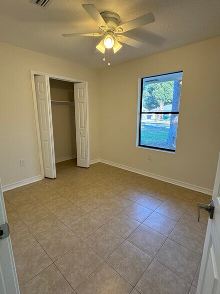 Building Photo - 5818 Pinecrest Rd