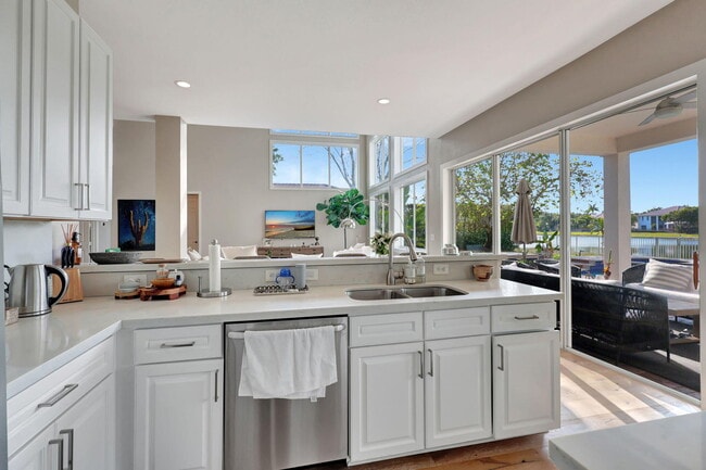 Building Photo - 11615 Paradise Cove Ln