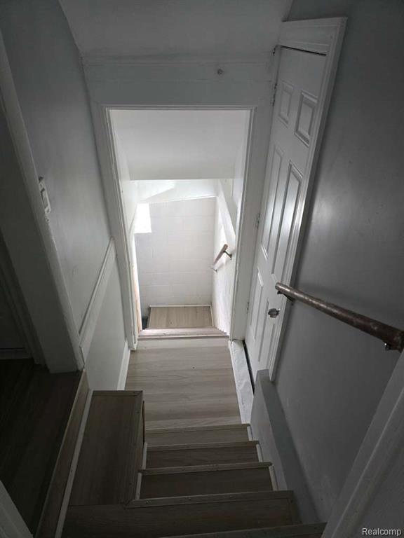 Building Photo - 11005 Dodge Ave