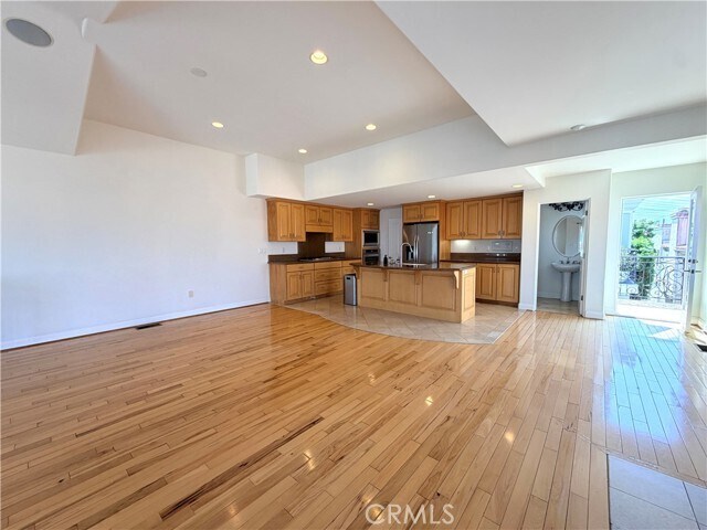 Building Photo - 710 1st Pl