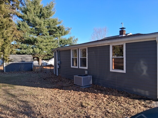 Building Photo - 2311 Hendricks St