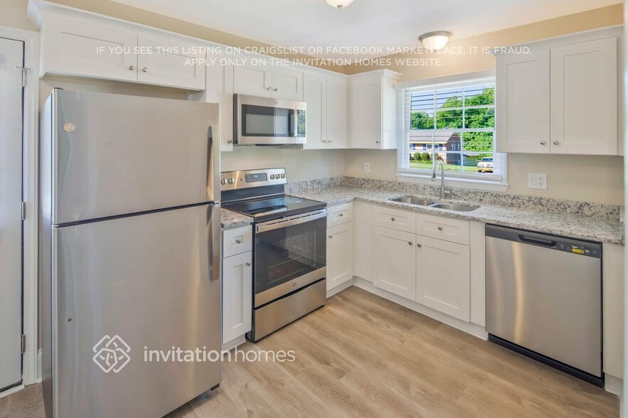 Building Photo - 4213 Gladstone Ln
