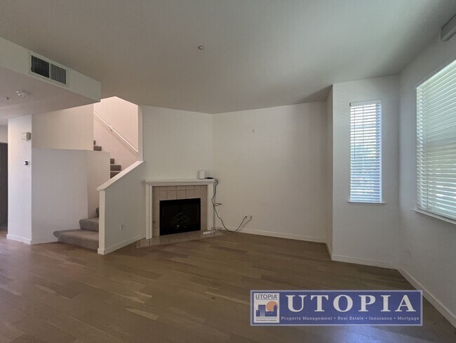 Building Photo - Quiet Beautiful 3 Bed, 2.5 Bath Property Near UCSC