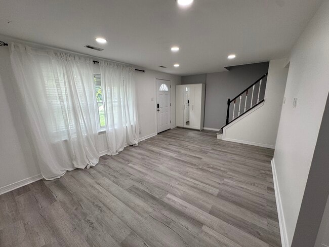 Building Photo - 5585 Hecate Ct