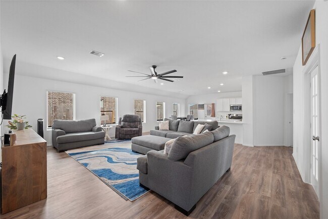 Building Photo - 237 Augustine Wy