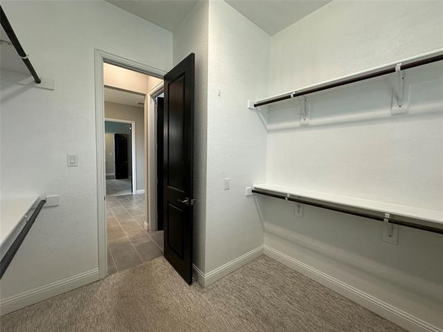 Building Photo - 7105 Royal View Dr