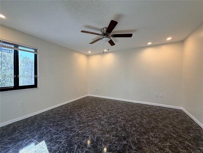 Building Photo - 3525 SW 92nd Ave