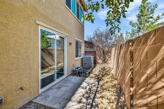 Building Photo - Modern, Guard Gated, and Close to Everything! 3-Bed Townhome Near St. Rose Parkway and Liberty Hi...