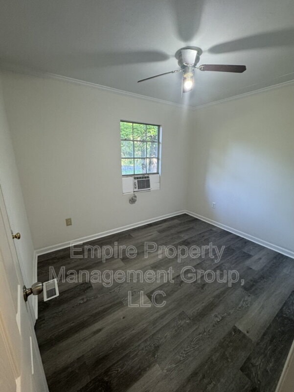 Building Photo - 2126 Old Hopkins Rd