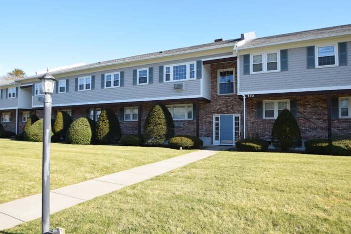 Building Photo - 174 Upper County Rd