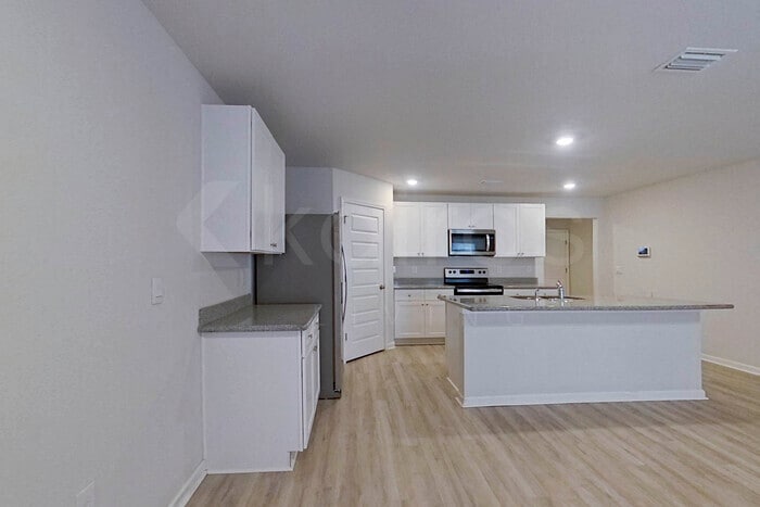 Building Photo - 132 Swallowtail Ln