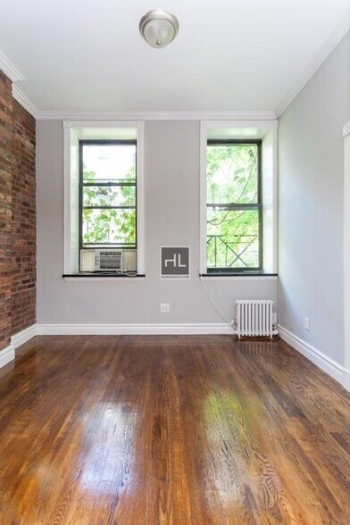 Building Photo - Mott Street