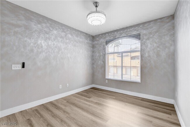 Building Photo - 1713 Sky of Red Dr