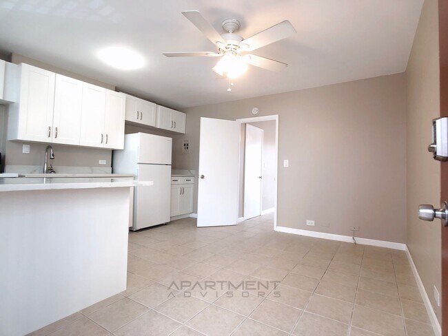 Building Photo - 2543 Kuhio Ave.