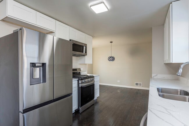 Building Photo - 821 12th St