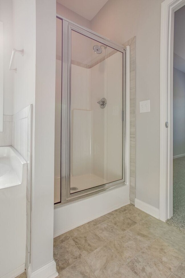 Building Photo - ***ASK ABOUT OUR FREE RENT SPECIAL (with a...