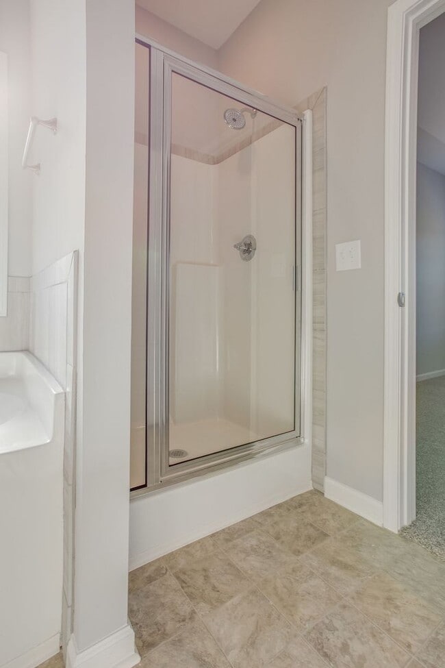 Building Photo - Free rent special!! (Qualified applicants ...