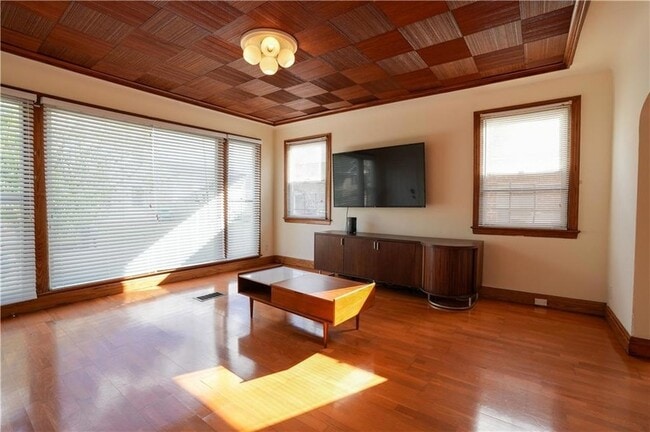 Building Photo - 4222 Vincennes Pl