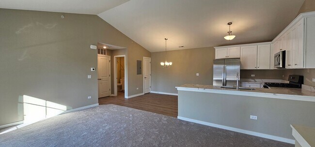 Building Photo - Chestnut - 2Br/2Ba Rental Home - Second Floor