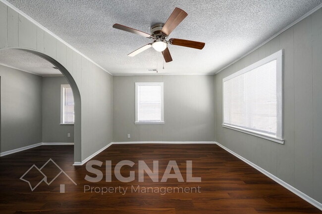 Building Photo - 2408 Fairfax Ave