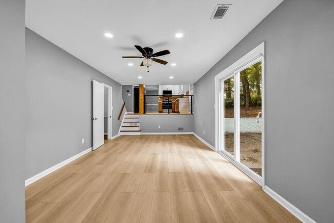 Building Photo - 4260 Bonaparte Dr