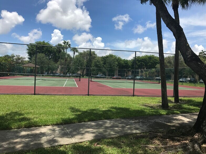 Tennis Courts - 8520 SW 133rd Avenue Rd