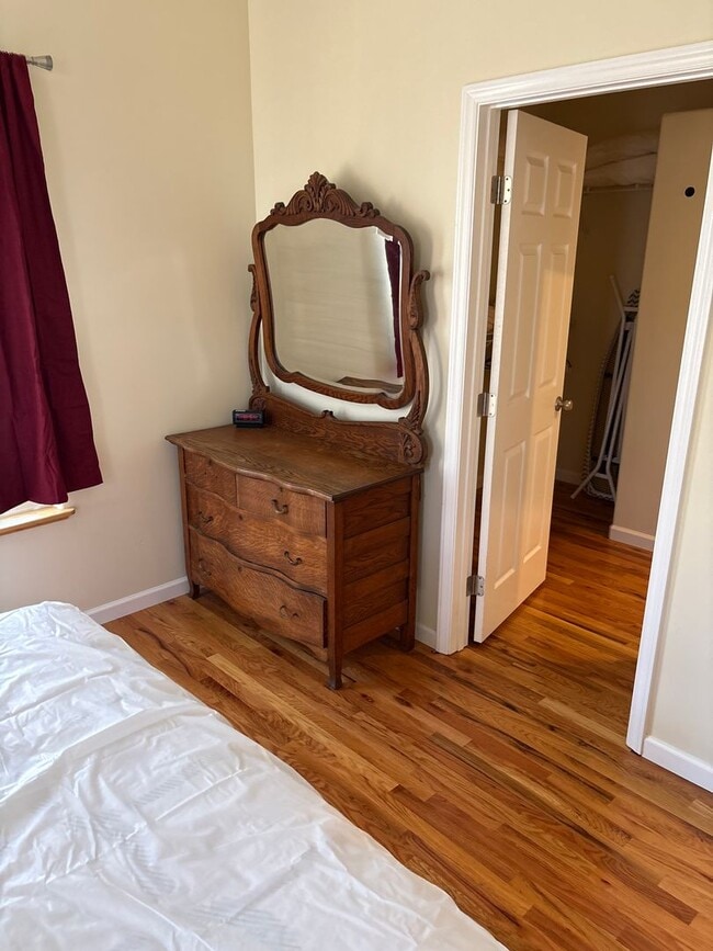 Building Photo - Furnished Downtown Black Mountain- Top Floor Unit with Roof Top Deck!