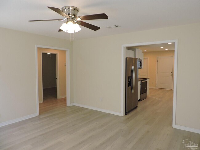 Building Photo - 1000 Polk Ave