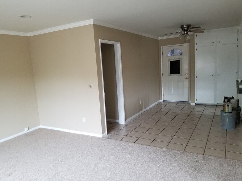 Building Photo - 621 S Shelton St