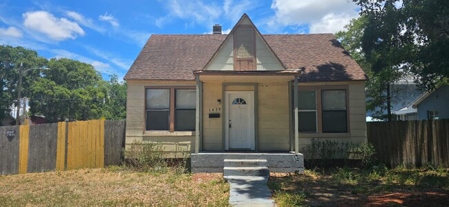 Primary Photo - 5 Bedroom St Pete Home