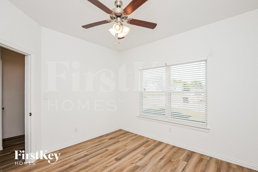 Building Photo - 7328 Parkside Pl Dr