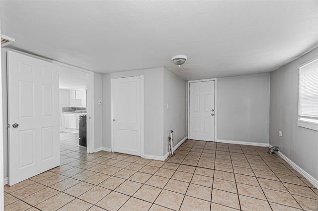 Building Photo - 3213 Obenchain St