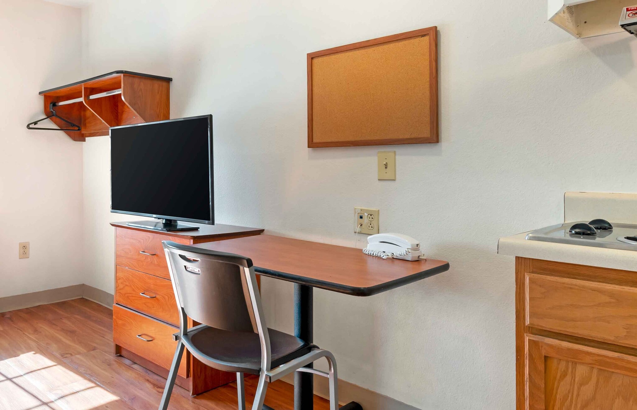 Building Photo - Furnished Studio-Cincinnati - Sharonville