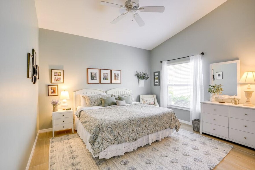 Building Photo - 16168 Kelly Woods Dr