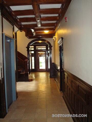 Building Photo - 38 Hemenway St