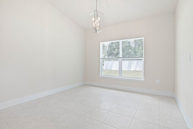 Building Photo - 11 Portia Ln