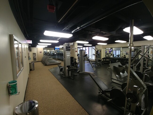 Building Photo - 10 E Ontario St