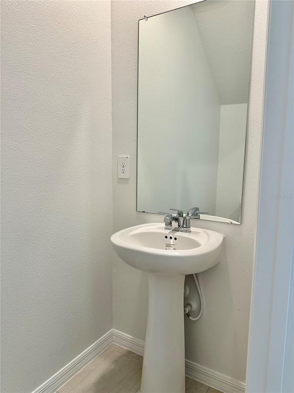 Building Photo - 17761 Pleasantview Blvd