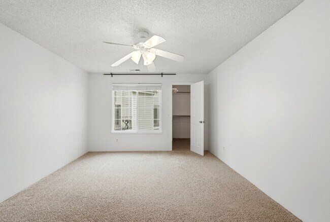 Building Photo - 13864 E Lehigh Ave