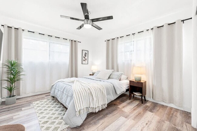 Building Photo - 1271 Woodlawn St